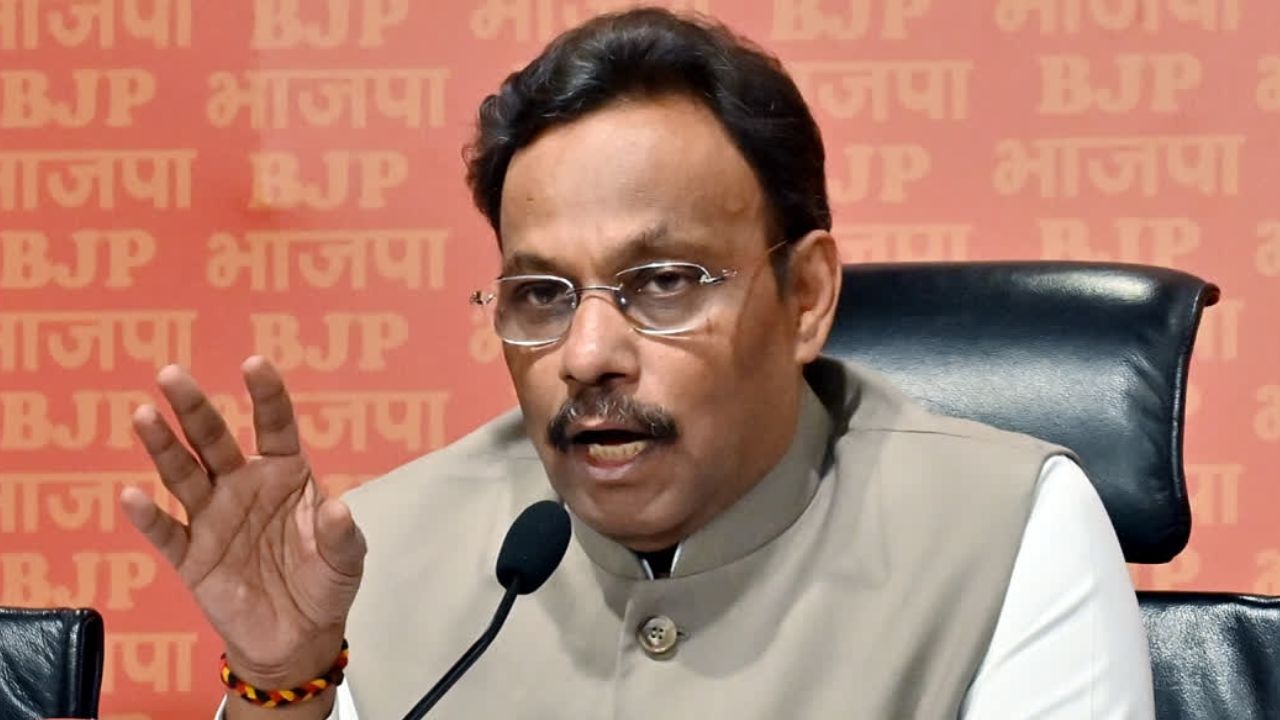 Explainer: विनोद तावड़े की नई टीम तैयार: यूपी बीजेपी में 4 सह प्रभारी, जानिए किसकी क्या ताकत Explainer: विनोद तावड़े की नई टीम तैयार: यूपी बीजेपी में 4 सह प्रभारी, जानिए किसकी क्या ताकत