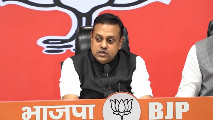 पूर्व CEC नवीन चावला कांग्रेस के लिए करते थे काम... चुनाव आयोग में मतभेद की खबरों पर BJP का पलटवार