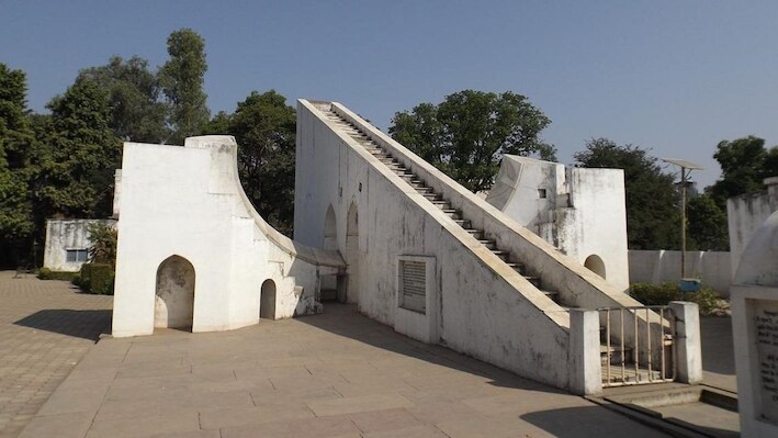 खगोलीय घटना: दिन और रात बराबर, अब धीरे-धीरे छोटे होंगे दिन; उज्जैन की जीवाजी वेधशाला में दिखा दुर्लभ नजारा