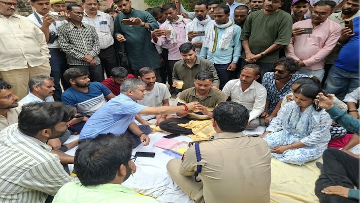 TGT PGT अभ्यर्थियों का धरना खत्म: सीएम योगी के आश्वासन पर प्रतियोगी छात्रों ने लिया बड़ा फैसला
