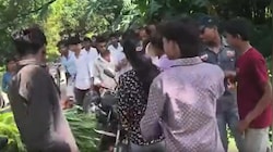 जमुई के बाद अब मधेपुरा में मनचलों की गुंडागर्दी: परीक्षा देने पहुंची छात्रा को घेरकर की बदसलूकी, हाथापाई का वीडियो वायरल