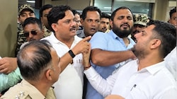 Delhi में DM ऑफिस में शाहदरा विधायक और वकीलों के बीच हाथापाई, लात-घूंसे चलने से मचा हंगामा