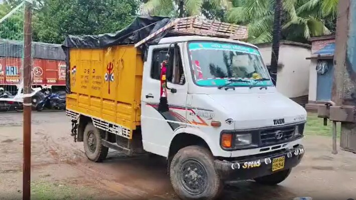 जमुई में MDM चावल की कालाबाजारी का खुलासा: 23 बोरी चावल के साथ डोर-स्टेप डिलीवरी वाहन जब्त