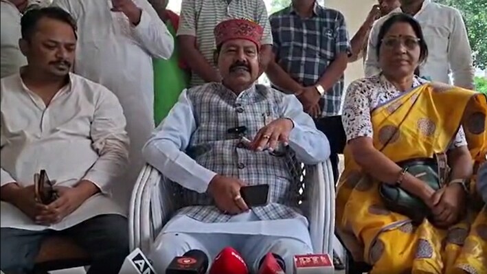 'टुकुर-टुकुर देख रही सरकार': बिहार में बढ़ते अपराध पर बोले भाई वीरेंद्र, जाति देखकर बिठाए जा रहे अधिकारी, बेलगाम हुए अपराधी