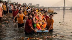 Delhi में यमुना में गणेश विसर्जन पर रोक, फिर भी वजीराबाद में जारी रही आस्था; आखिर क्यों नहीं थमा सिलसिला?