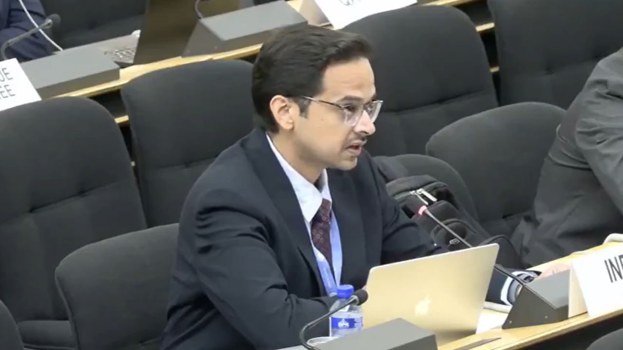 'दूसरों के इलाके हथियाने के बजाय कर्ज चुकाने पर ध्यान दो,' UNHRC में भारत ने उड़ाई पाकिस्तान की धज्जियां 'दूसरों के इलाके हथियाने के बजाय कर्ज चुकाने पर ध्यान दो,' UNHRC में भारत ने उड़ाई पाकिस्तान की धज्जियां