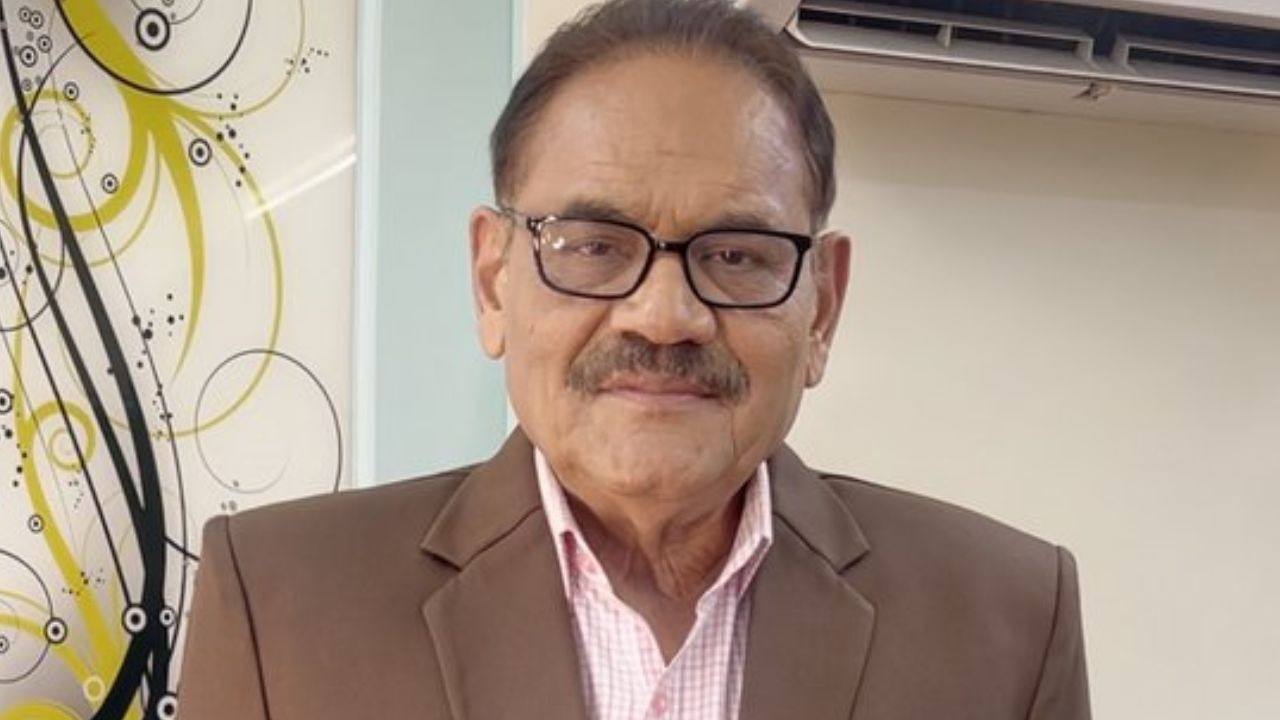 कैंसर से जंग हारे 'स्त्री 2' फेम मुश्ताक खान: कभी फर्जी इवेंट के जाल में बंदूक की नोक पर रहे कैद, फिर अजान सुनकर ऐसे बचाई थी जान कैंसर से जंग हारे 'स्त्री 2' फेम मुश्ताक खान: कभी फर्जी इवेंट के जाल में बंदूक की नोक पर रहे कैद, फिर अजान सुनकर ऐसे बचाई थी जान