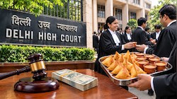 Delhi हाईकोर्ट का अनोखा आदेश, 50 हजार का जुर्माना माफ; लेकिन वकील को बांटने होंगे समोसे-चाय