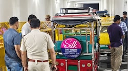 Delhi: कश्मीरी गेट में ई-रिक्शा में सवार शख्स की चाकू मारकर हत्या, लूट का विरोध करने पर चालक पर भी हमला; 2 घायल