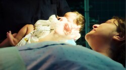 रोंगटे खड़े कर देने वाला सस्पेंस: 9 साल पहले गायब बेटी की तलाश में भटकती-बिलखती मां, क्या अपनों ने ही दिया धोखा? Netflix पर हुई स्ट्रीम