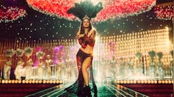 बस 19-20 का फर्क है! आलिया का कैबरे लुक देख यूजर्स को आई Toxic- Bombay Velvet की याद, बोले- 'ये बिल्कुल भी अच्छा नहीं लग रहा'