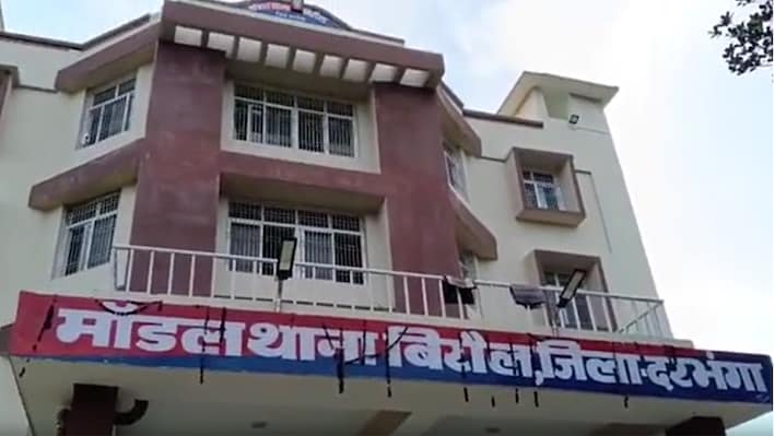 दरभंगा दुष्कर्म मामला: पुलिस ने मुख्य आरोपी प्रवीण और उसके पिता समेत 3 को दबोचा