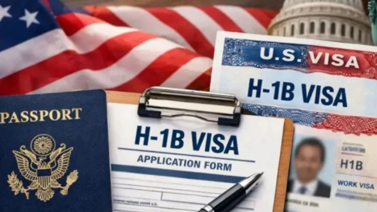 H1B वीजा पर ट्रंप प्रशासन को बड़ा झटका, 22 राज्यों के अटॉर्नी जनरल ने 1 करोड़ की फीस का किया विरोध H1B वीजा पर ट्रंप प्रशासन को बड़ा झटका, 22 राज्यों के अटॉर्नी जनरल ने 1 करोड़ की फीस का किया विरोध