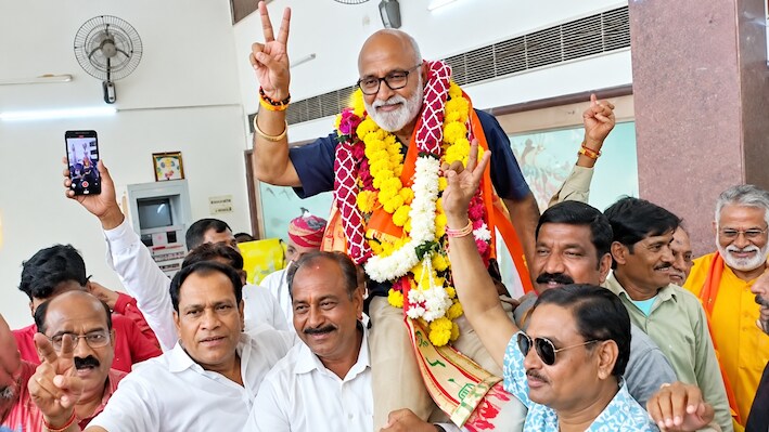 कोटा डिप्टी मेयर बनते ही विवेक राजवंशी का बड़ा बयान,  कहा- कांग्रेस मैदान छोड़कर भाग गई 