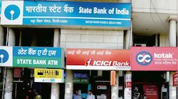 बैंक ग्राहकों के लिए बड़ी खबर! संडे को भी खुली रहेंगी ब्रांच, SBI से लेकर PNB तक का क्या है टाइमिंग