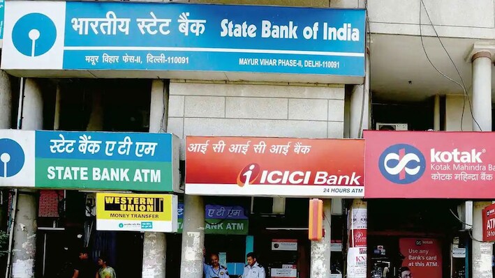 बैंक ग्राहकों के लिए बड़ी खबर! संडे को भी खुली रहेंगी ब्रांच, SBI से लेकर PNB तक का क्या है टाइमिंग