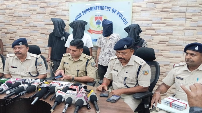 जमशेदपुर में बैंक डकैती के बाद फिर बड़ी वारदातः बिंदल मॉल में फायरिंग से मची अफरा-तफरी, 3 को लगी गोली