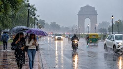 सर्दी की आहट! Delhi-NCR में बारिश से बदला मौसम का मिजाज, अगले 2-3 दिन तक बरसात की चेतावनी