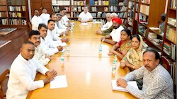 झीरम घाटी कांड: छत्तीसगढ़ कांग्रेस नेताओं ने राहुल गांधी से की मुलाकात, पीड़ित परिवार भी रहे साथ, 60 मिनट तक चला मंथन