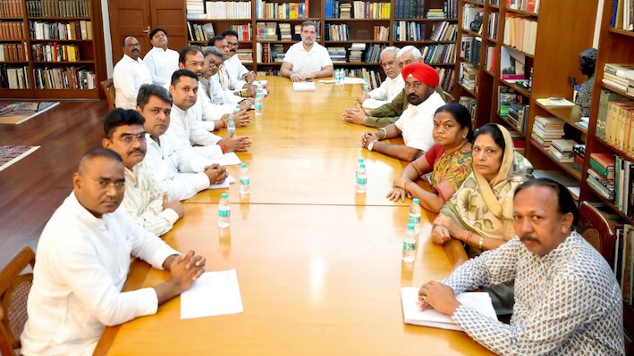 झीरम घाटी कांड: छत्तीसगढ़ कांग्रेस नेताओं ने राहुल गांधी से की मुलाकात, पीड़ित परिवार भी रहे साथ, 60 मिनट तक चला मंथन
