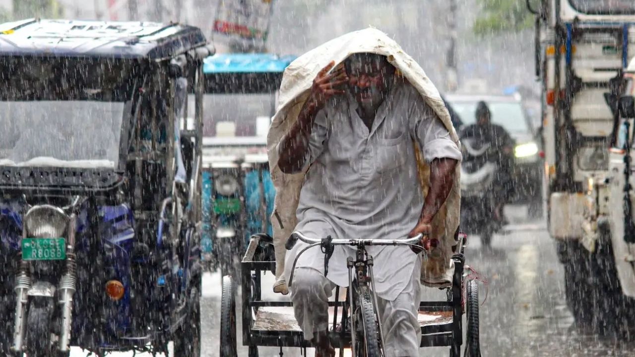 विदाई से पहले एमपी में मानसून मेहरबान: भिंड-मुरैना समेत 7 जिलों में भारी बारिश का अलर्ट, भोपाल-इंदौर में भी बरसेंगे बदरा विदाई से पहले एमपी में मानसून मेहरबान: भिंड-मुरैना समेत 7 जिलों में भारी बारिश का अलर्ट, भोपाल-इंदौर में भी बरसेंगे बदरा