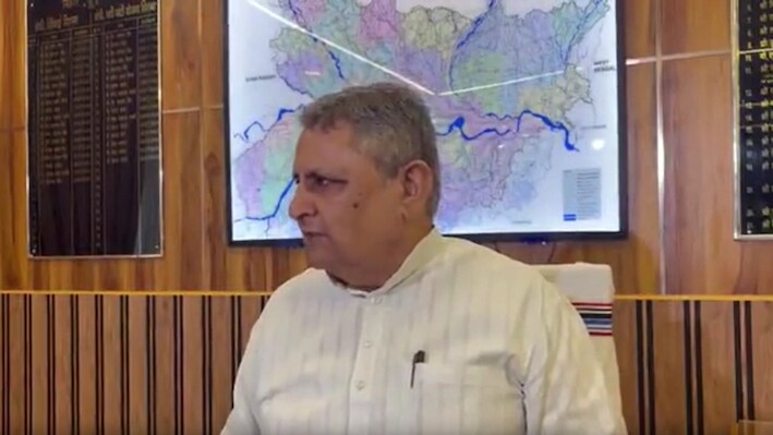 Bihar Flood: नेपाल से आ रही तबाही! वाल्मिकीनगर गंडक बराज पर 5 लाख क्यूसेक पानी का दबाव, डिप्टी CM बोले- 'घबराएं नहीं'