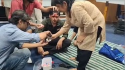 कोलकाता: फिल्म इंस्टीट्यूट में RSS समर्थित कार्यक्रम पर बवाल, चाकू-घूंसे चले; 4 अस्पताल में भर्ती