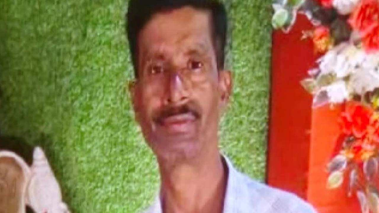 बंगाल में सनसनीखेज वारदात: BJP बूथ अध्यक्ष चंदन भल्ला की गोली मारकर हत्या, बाइक सवार हमलावरों ने दिया वारदात को अंजाम बंगाल में सनसनीखेज वारदात: BJP बूथ अध्यक्ष चंदन भल्ला की गोली मारकर हत्या, बाइक सवार हमलावरों ने दिया वारदात को अंजाम