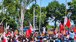पटना में CPI का बड़ा प्रदर्शनः लोकभवन घेराव पर अड़े प्रदर्शनकारी, पुलिस ने किया वाटर कैनन का इस्तेमाल