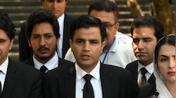 पाकिस्तान में फिर हंगामा: खैबर पख्तूनख्वा में गवर्नर शासन को लेकर घमासान, इमरान खान की पार्टी ने सरकार को दी चुनौती 