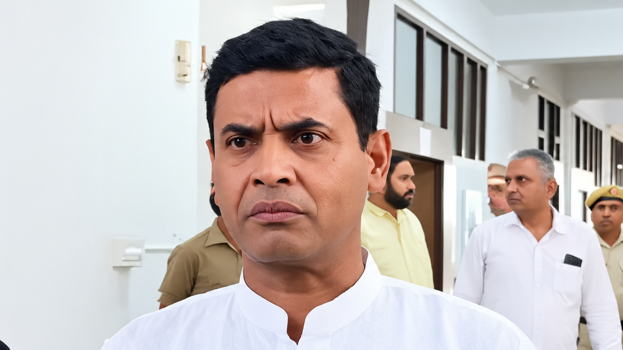Nuh में BJP नेता को जान से मारने की धमकी, लॉरेंस बिश्नोई-गौदारा गैंग के नाम पर मांगे ₹5 करोड़ Nuh में BJP नेता को जान से मारने की धमकी, लॉरेंस बिश्नोई-गौदारा गैंग के नाम पर मांगे ₹5 करोड़