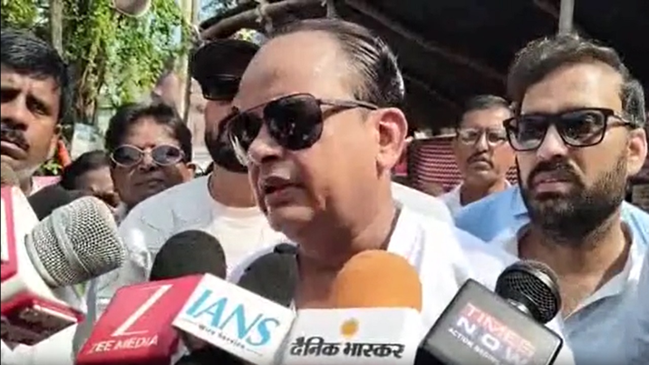 कांग्रेस नेता इरफान अंसारी के बिगड़े बोल: पीएम मोदी और ज्ञानेश कुमार पर दिया विवादित बयान, आएगा सियासी भूचाल कांग्रेस नेता इरफान अंसारी के बिगड़े बोल: पीएम मोदी और ज्ञानेश कुमार पर दिया विवादित बयान, आएगा सियासी भूचाल
