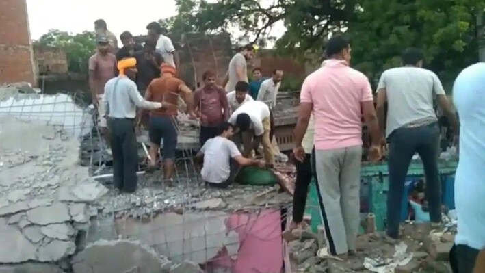 फतेहपुर में LPG सिलेंडर ब्लास्ट: तेज धमाके से भरभराकर गिरा दो मंजिला मकान, 4 लोगों की दर्दनाक मौत
