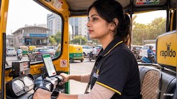 IT की नौकरी छोड़ थामा Rapido ऑटो का हैंडल: पिता की मौत के बाद मां के लिए बदली जिंदगी; बोलीं- अब पहले से ज्यादा कमाती हूं