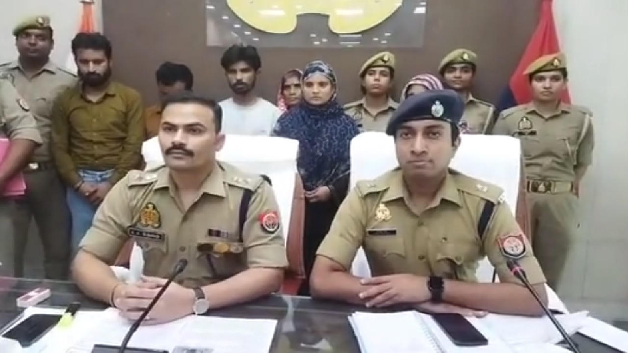मासूम की 'मंडी': 15 दिन के जुड़वा बच्चे का 5 लाख में सौदा, बिजनौर पुलिस ने सुलझाई रोंगटे खड़े करने वाली साजिश मासूम की 'मंडी': 15 दिन के जुड़वा बच्चे का 5 लाख में सौदा, बिजनौर पुलिस ने सुलझाई रोंगटे खड़े करने वाली साजिश