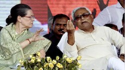 'नीतीश कुमार गद्दार हैं, भगवान का शुक्रिया कि समय रहते चले गए', CWC की बैठक में सोनिया गांधी का पूर्व सीएम पर बड़ा हमला