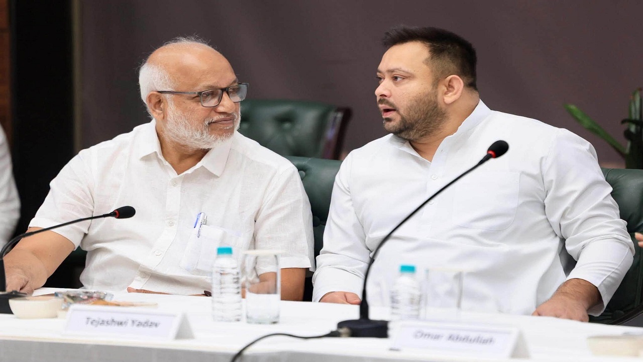 'बिहार चुनाव पूरा फर्जीवाड़ा था, ज्ञानेश कुमार सिर्फ नमूना हैं': चुनाव आयोग और केंद्र सरकार पर तेजस्वी यादव का बड़ा हमला 'बिहार चुनाव पूरा फर्जीवाड़ा था, ज्ञानेश कुमार सिर्फ नमूना हैं': चुनाव आयोग और केंद्र सरकार पर तेजस्वी यादव का बड़ा हमला