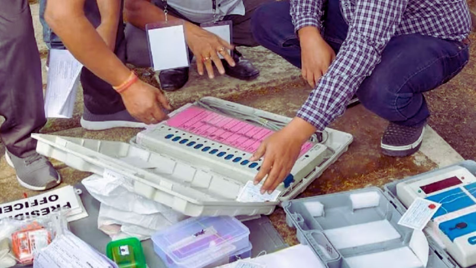 पहले कुर्सी छोड़ो फिर चुनाव लड़ो: पंचायत चुनाव में 10,290 प्रशासकों के लिए बड़ा नियम, नामांकन से पहले इस्तीफा मंजूर होना जरूरी पहले कुर्सी छोड़ो फिर चुनाव लड़ो: पंचायत चुनाव में 10,290 प्रशासकों के लिए बड़ा नियम, नामांकन से पहले इस्तीफा मंजूर होना जरूरी