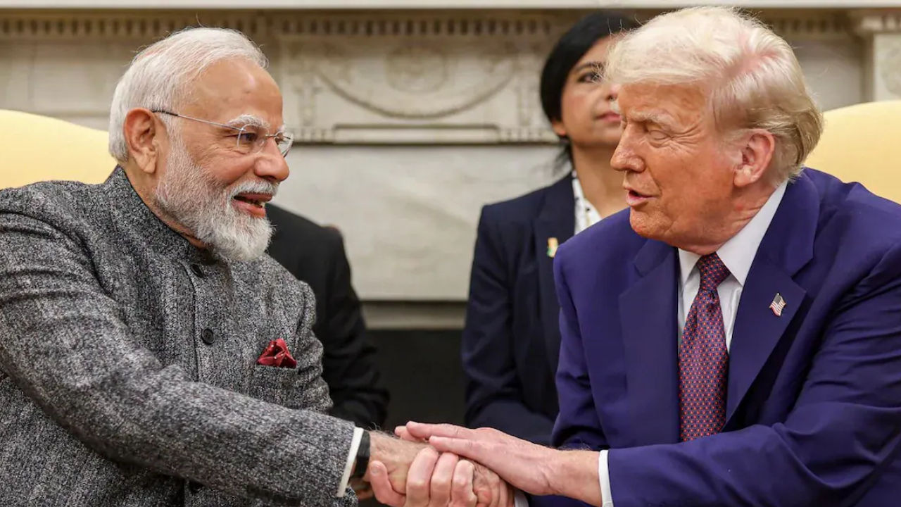 मोदी-ट्रंप की फोन पर हुई बातचीत, दोनों नेताओं ने द्विपक्षीय सहयोग की समीक्षा की, इन मुद्दों पर हुई बात मोदी-ट्रंप की फोन पर हुई बातचीत, दोनों नेताओं ने द्विपक्षीय सहयोग की समीक्षा की, इन मुद्दों पर हुई बात