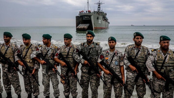 परमाणु हमले के खौफ में ईरान! सैनिकों को बांटी गई 'CBRN सेफ्टी किट', 46 अहम ठिकानों पर बढ़ाई गई सैन्य तैयारी