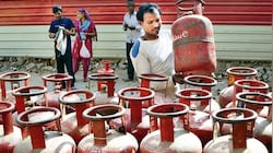 LPG Price: महीने के पहले ही दिन झटका, 19 किलो वाला LPG सिलेंडर ₹62.50 महंगा; बढ़कर कितना हो गया रेट?