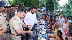 बाढ़ से उबरा पूर्वी चंपारण: DM सुमन सौरभ यादव ने ग्रामीणों और जनप्रतिनिधियों को दिया सफलता का श्रेय