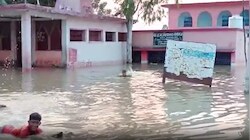 मुजफ्फरपुर मे गंडक नदी का एक और बांध टूटा: माधोपुर हजारी में सैकड़ों घरों में घुसा पानी, सारण के पानापुर में हेलीकॉप्टर से बांटी गई राहत सामग्री