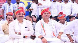 10 हजार की भीड़, डीजे और पुष्पवर्षा: डेगाना में कांग्रेस का शक्ति प्रदर्शन, डोटासरा-जूली ने पंचायतीराज चुनाव का फूंका बिगुल