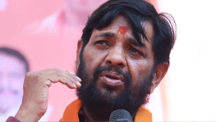 सपा-कांग्रेस में जाने की अटकलों पर ब्रेक: अवध के कद्दावर नेता कौशल किशोर माने, जानिए BJP ने कैसे पलटा पासा?