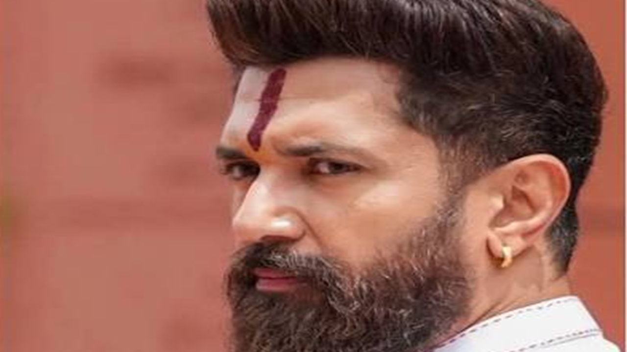 बिहार में चिराग के दलित दांव का डंका: अब यूपी के रास्ते देश में जलवा दिखाने की तैयारी! बिहार में चिराग के दलित दांव का डंका: अब यूपी के रास्ते देश में जलवा दिखाने की तैयारी!