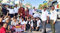 जयपुर होटल में युवक की मौत का मामला: परिजनों ने टोंक रोड किया जाम, लगाए नारे-'प्रेम प्रकाश को न्याय दो'