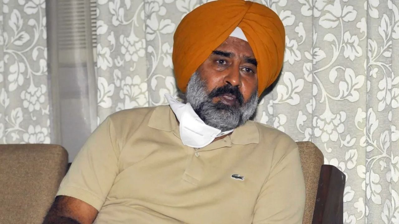 कांग्रेस ने पंजाब में नए अध्यक्ष का किया ऐलान, पूर्व हॉकी कप्तान परगट सिंह को मिली कमान, राजा वड़िंग की छुट्टी कांग्रेस ने पंजाब में नए अध्यक्ष का किया ऐलान, पूर्व हॉकी कप्तान परगट सिंह को मिली कमान, राजा वड़िंग की छुट्टी