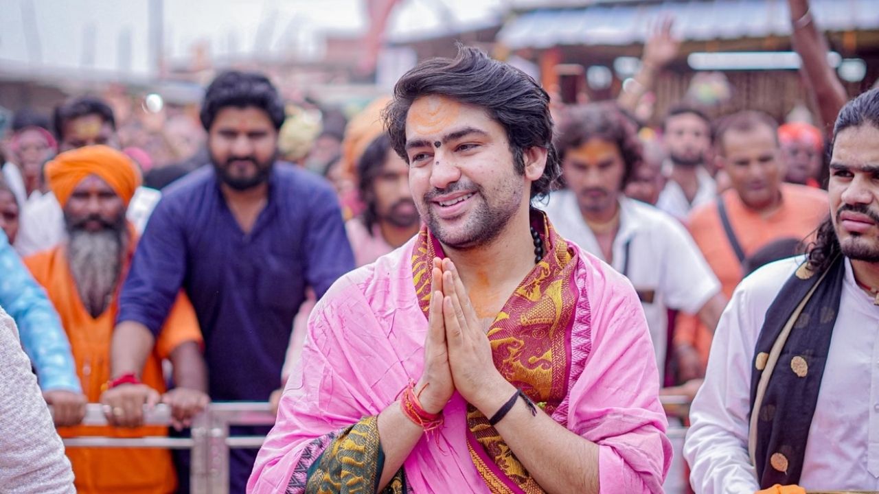 वृंदावन की घटना पर बाबा बागेश्वर ने जताई चिंता, महिलाओं से की अपील, कहा- अकेले न आएं, अनजान लोगों पर भरोसा न करें वृंदावन की घटना पर बाबा बागेश्वर ने जताई चिंता, महिलाओं से की अपील, कहा- अकेले न आएं, अनजान लोगों पर भरोसा न करें
