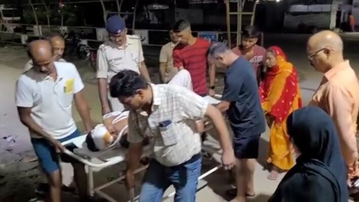 सड़क हादसाः लखीसराय में पुलिस वाहन और ट्रक की टक्कर में 5 पुलिसकर्मी घायल, जमुई में ADM की स्कॉर्पियो ने बाइक सवार को मारी टक्कर